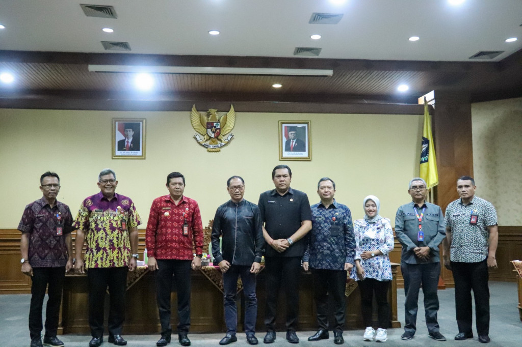 Wabup Suiasa Pimpin Rakor dan Penandatanganan Kesepakatan Bersama ATM